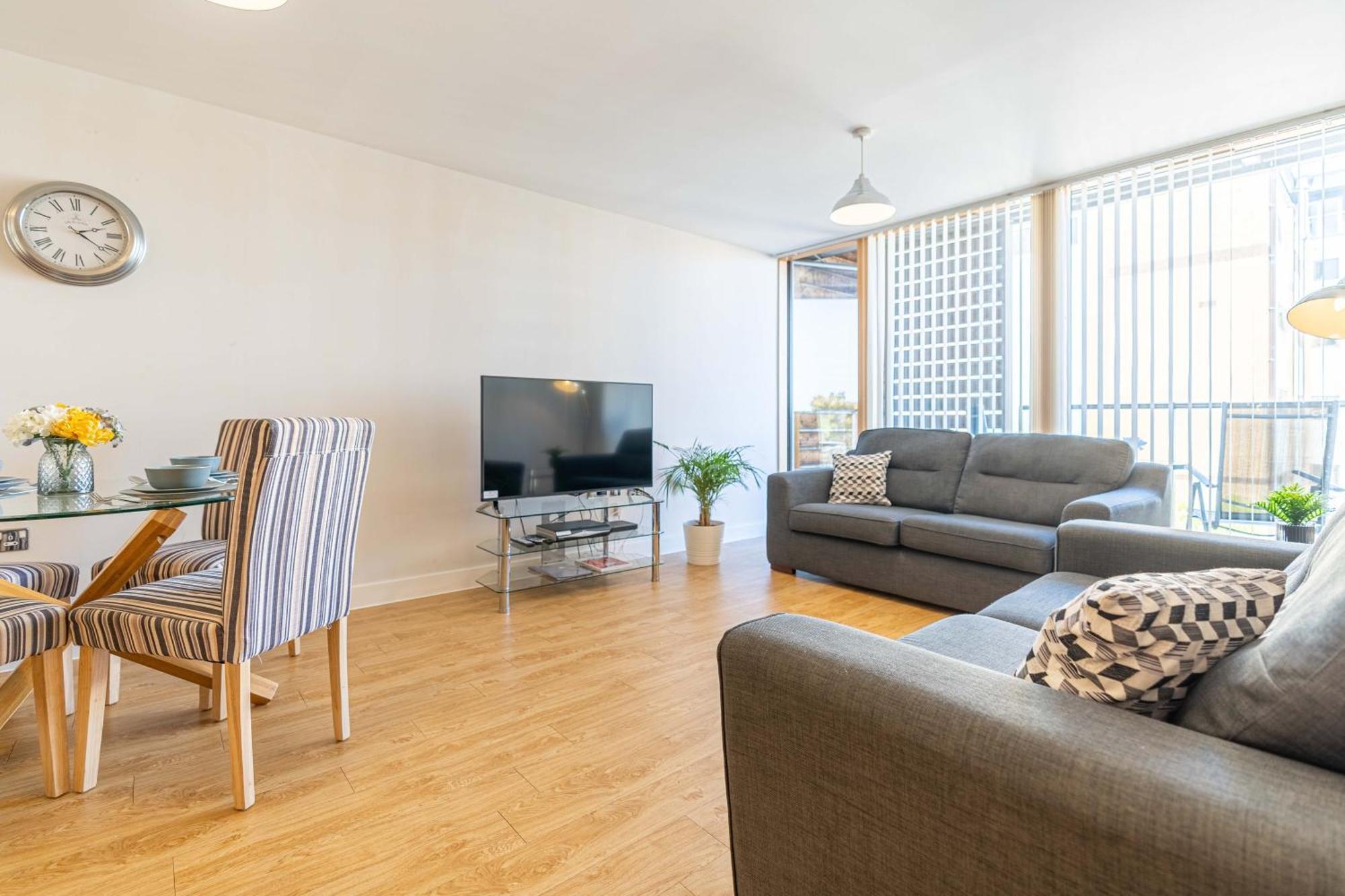 Cotels At Vizion Serviced Apartments, Superfast Broadband, Central Location, Free Parking, Fully Equipped Kitchen Μίλτον Κέινς Εξωτερικό φωτογραφία