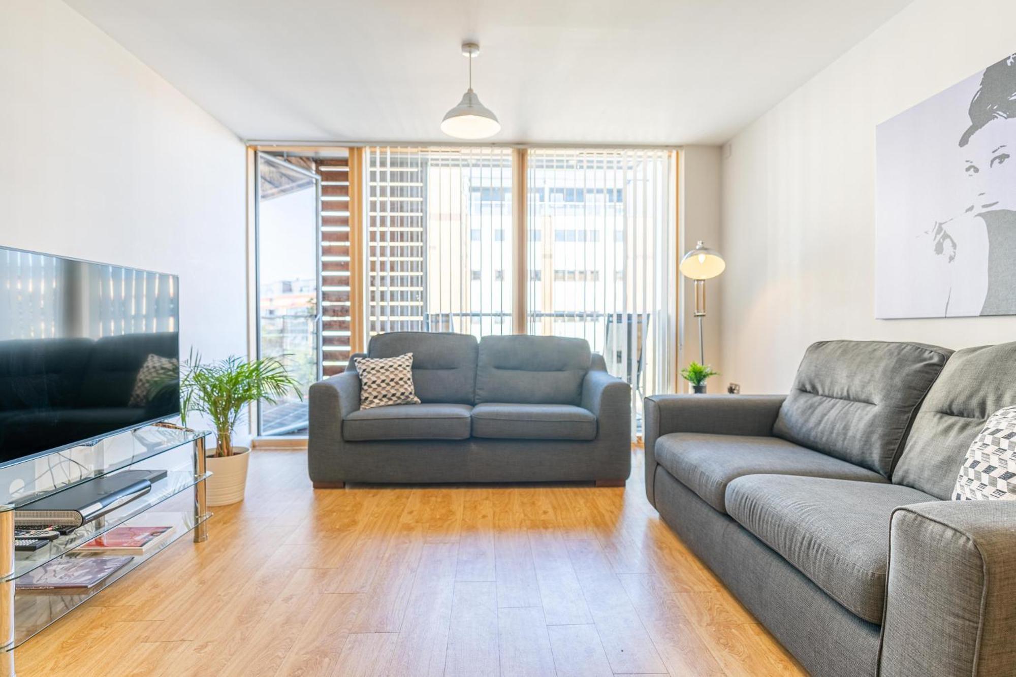 Cotels At Vizion Serviced Apartments, Superfast Broadband, Central Location, Free Parking, Fully Equipped Kitchen Μίλτον Κέινς Εξωτερικό φωτογραφία