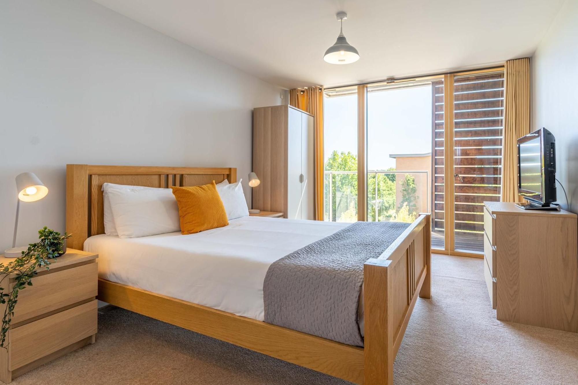 Cotels At Vizion Serviced Apartments, Superfast Broadband, Central Location, Free Parking, Fully Equipped Kitchen Μίλτον Κέινς Εξωτερικό φωτογραφία