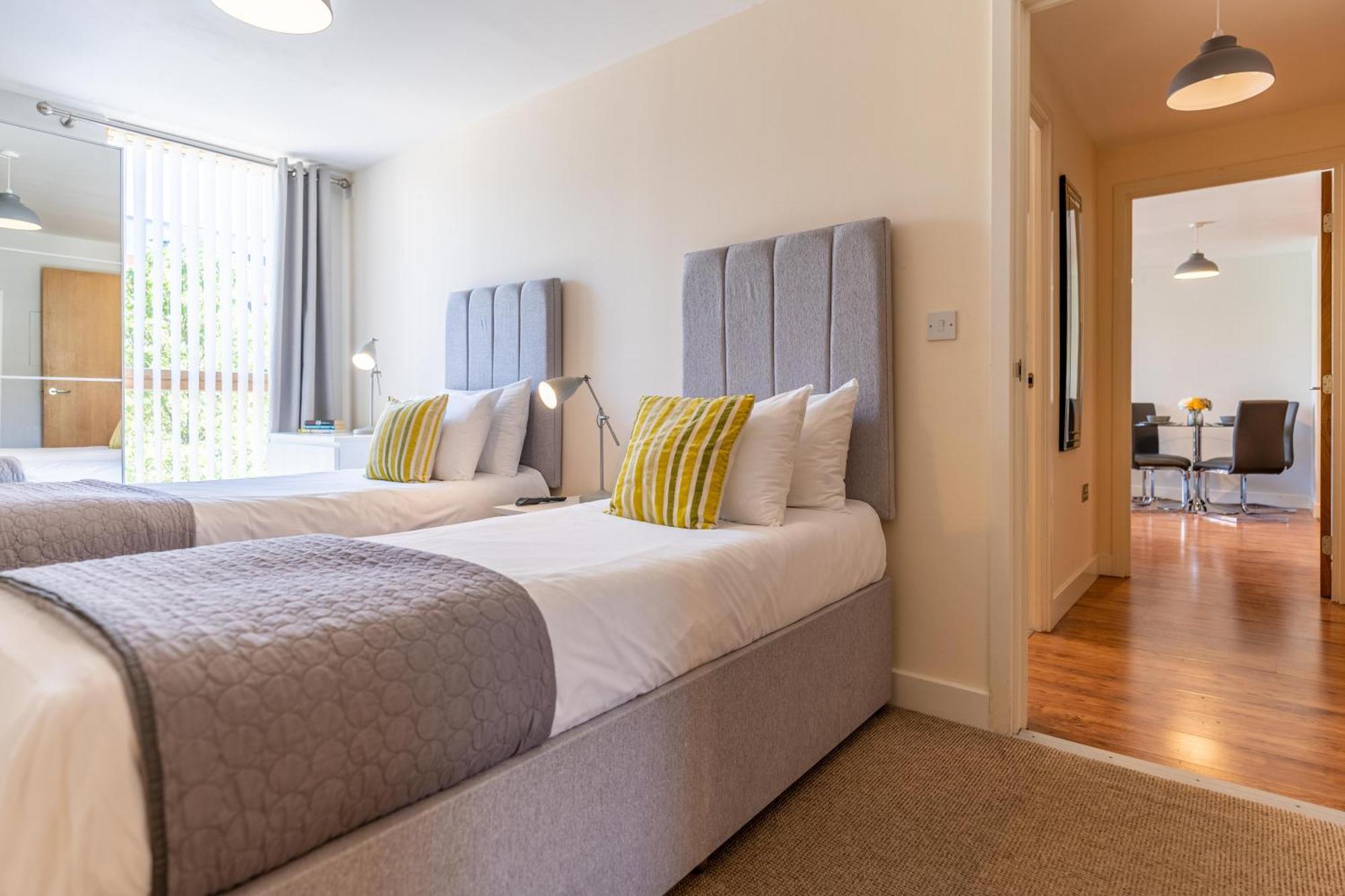 Cotels At Vizion Serviced Apartments, Superfast Broadband, Central Location, Free Parking, Fully Equipped Kitchen Μίλτον Κέινς Εξωτερικό φωτογραφία