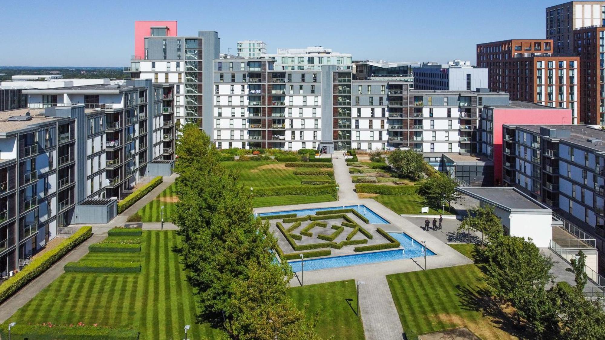 Cotels At Vizion Serviced Apartments, Superfast Broadband, Central Location, Free Parking, Fully Equipped Kitchen Μίλτον Κέινς Εξωτερικό φωτογραφία