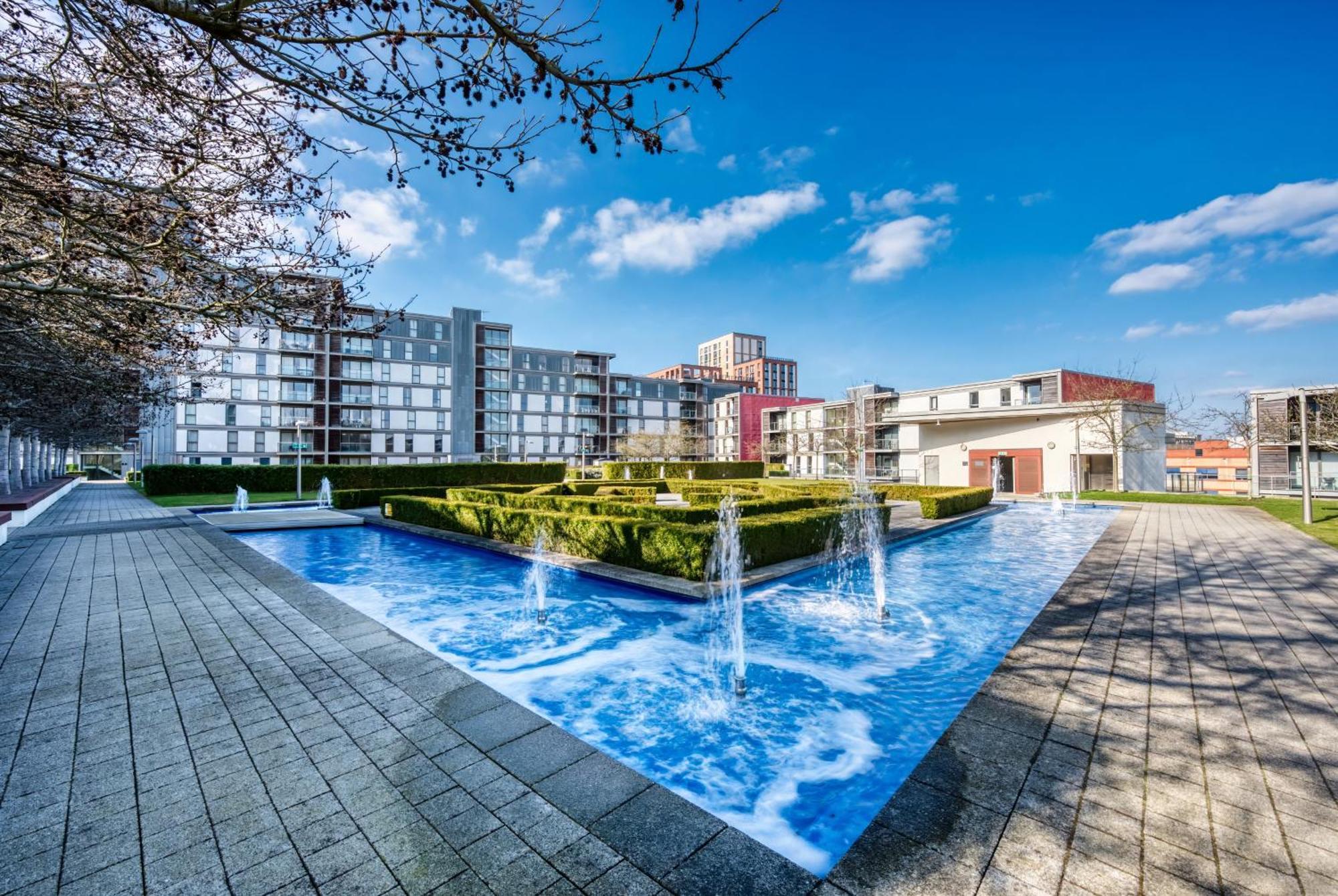 Cotels At Vizion Serviced Apartments, Superfast Broadband, Central Location, Free Parking, Fully Equipped Kitchen Μίλτον Κέινς Εξωτερικό φωτογραφία