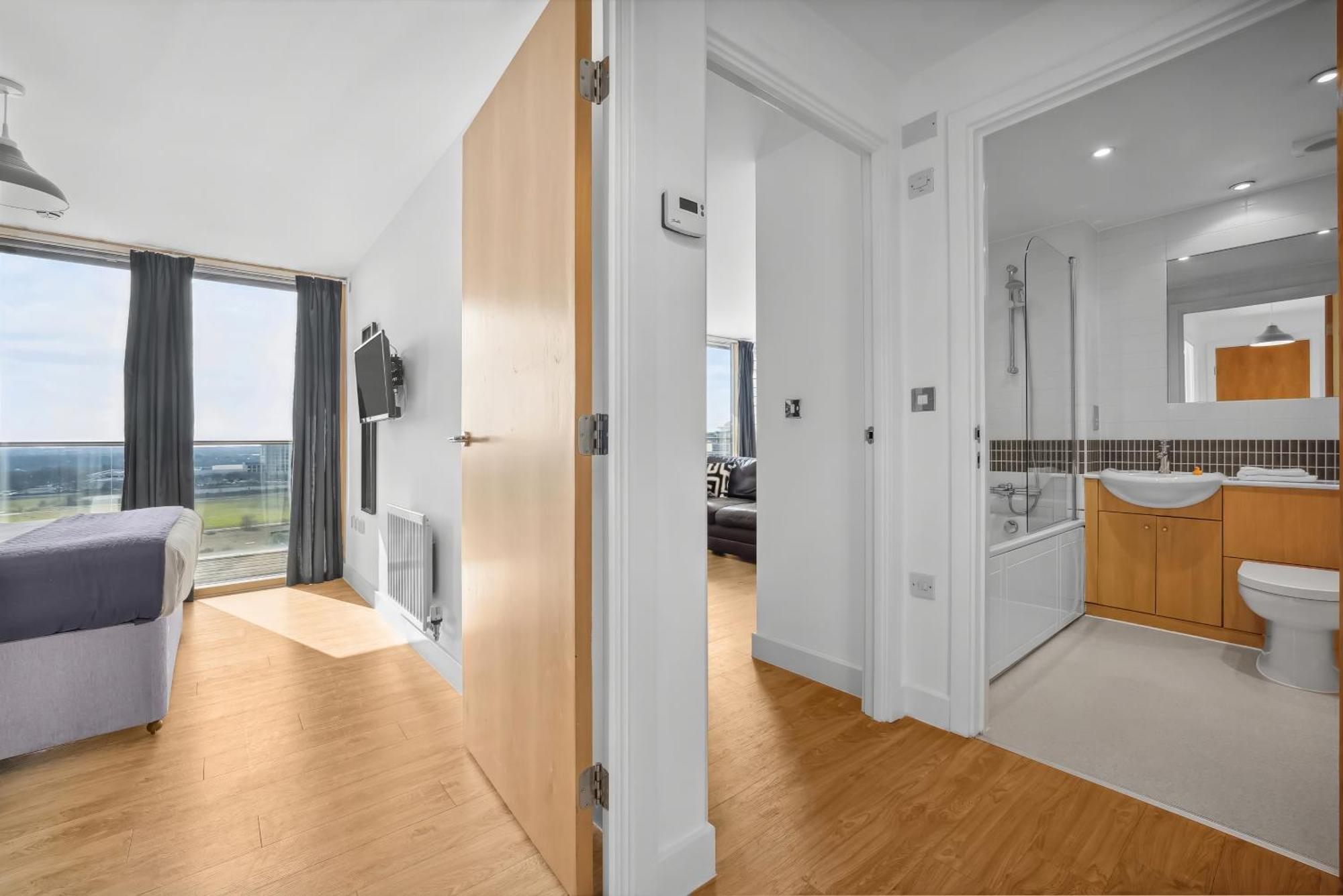 Cotels At Vizion Serviced Apartments, Superfast Broadband, Central Location, Free Parking, Fully Equipped Kitchen Μίλτον Κέινς Εξωτερικό φωτογραφία