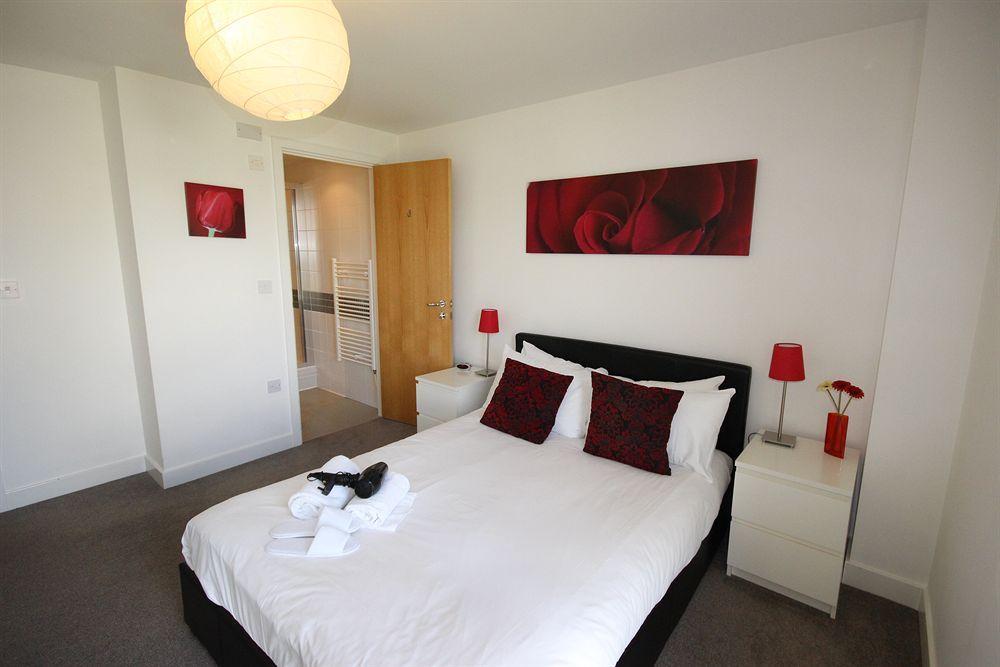 Cotels At Vizion Serviced Apartments, Superfast Broadband, Central Location, Free Parking, Fully Equipped Kitchen Μίλτον Κέινς Εξωτερικό φωτογραφία