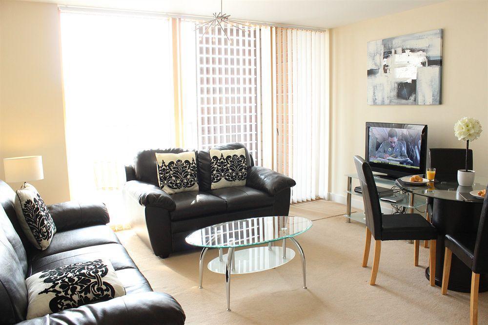 Cotels At Vizion Serviced Apartments, Superfast Broadband, Central Location, Free Parking, Fully Equipped Kitchen Μίλτον Κέινς Εξωτερικό φωτογραφία