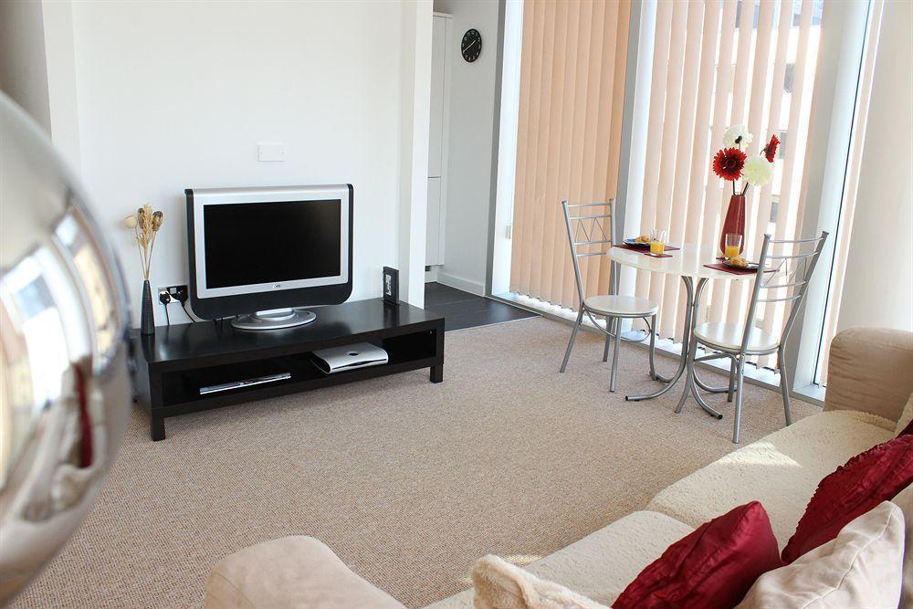 Cotels At Vizion Serviced Apartments, Superfast Broadband, Central Location, Free Parking, Fully Equipped Kitchen Μίλτον Κέινς Εξωτερικό φωτογραφία