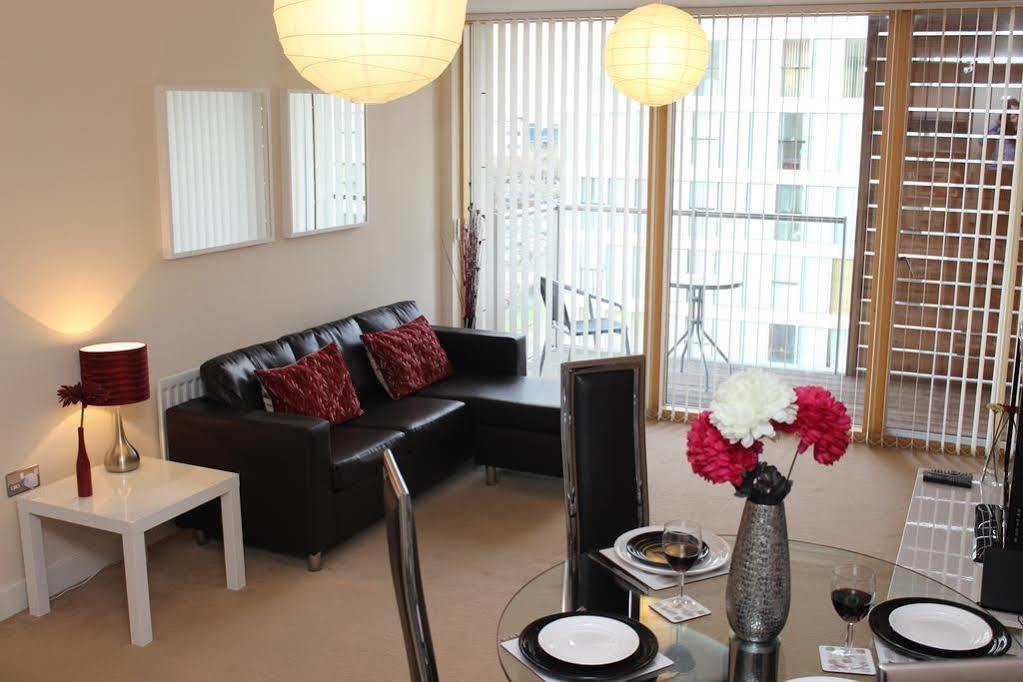 Cotels At Vizion Serviced Apartments, Superfast Broadband, Central Location, Free Parking, Fully Equipped Kitchen Μίλτον Κέινς Εξωτερικό φωτογραφία